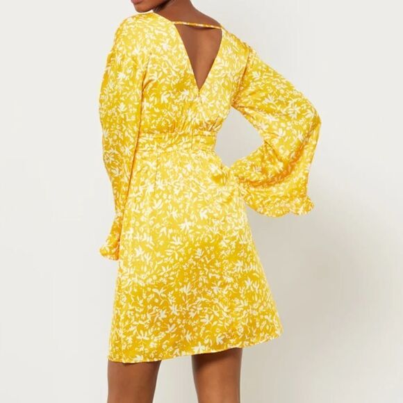 BCBG DELILAH LONG SLEEVE DRESS XS NWT - Picture 1 of 11